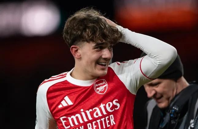  天才少年道曼闪耀英超；学业优先，鲁尼看好其冠军之路。 体育新闻 天才少年道曼闪耀英超；学业优先，鲁尼看好其冠军之路。 体育新闻