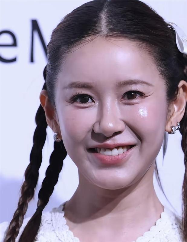  拒绝少女感：为何中年女星试图通过“装嫩”来拯救自我？ 娱乐新闻