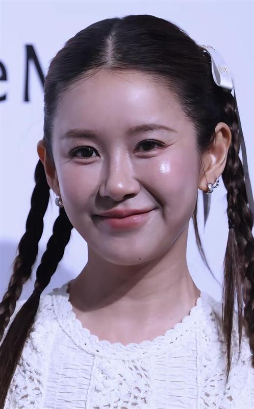  拒绝少女感：为何中年女星试图通过“装嫩”来拯救自我？ 娱乐新闻