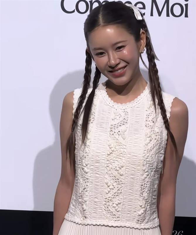  拒绝少女感：为何中年女星试图通过“装嫩”来拯救自我？ 娱乐新闻