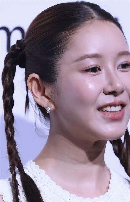  拒绝少女感：为何中年女星试图通过“装嫩”来拯救自我？ 娱乐新闻