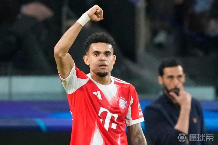  职业球员的自我进化：路易斯·迪亚斯与卓越的边界突破 体育新闻