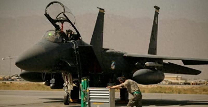 技术视角复盘：F-15E飞行员72小时山地生存行动的全流程解析