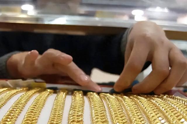  黄金暴跌底层逻辑：美联储政策转向如何重塑2026年贵金属定价体系 股票财经